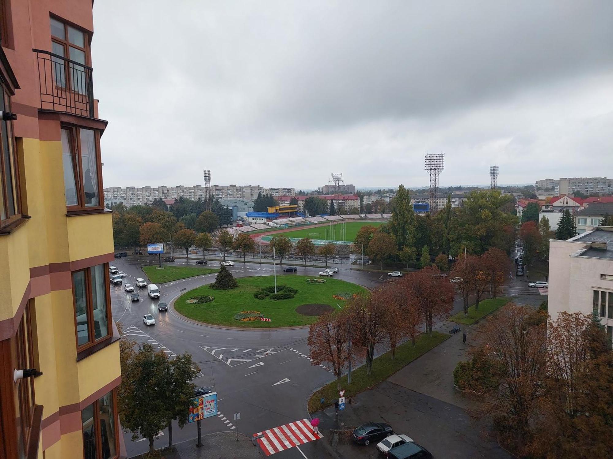 Романтичні Апартаменти У Центрі Lutsʼk Exterior foto